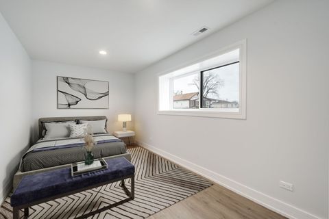 Tiny photo for 718 E 152nd Street, Phoenix, IL 60426 (MLS # 12537465)