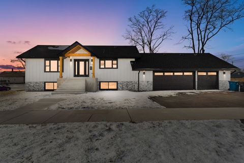 718 E 152nd Street Phoenix IL 60426