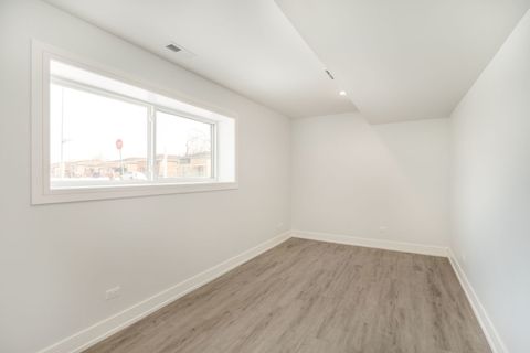 Tiny photo for 718 E 152nd Street, Phoenix, IL 60426 (MLS # 12537465)