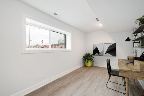 Tiny photo for 718 E 152nd Street, Phoenix, IL 60426 (MLS # 12537465)