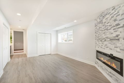 Tiny photo for 718 E 152nd Street, Phoenix, IL 60426 (MLS # 12537465)