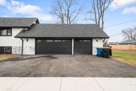 Tiny photo for 718 E 152nd Street, Phoenix, IL 60426 (MLS # 12537465)