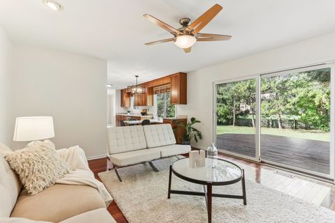 Tiny photo for 486 SATINWOOD Terrace, Buffalo Grove, IL 60089 (MLS # 12498975)