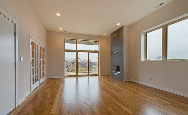 2835 W Division Street 4E