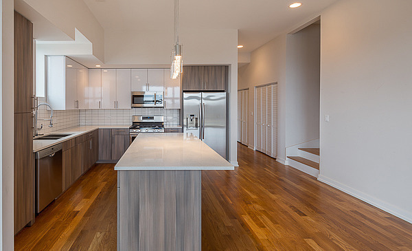 2835 W Division Street 4E