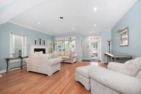 Tiny photo for 1746 W Byron Street, Chicago, IL 60613 (MLS # 12443369)