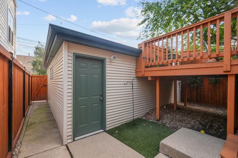 Tiny photo for 1746 W Byron Street, Chicago, IL 60613 (MLS # 12443369)