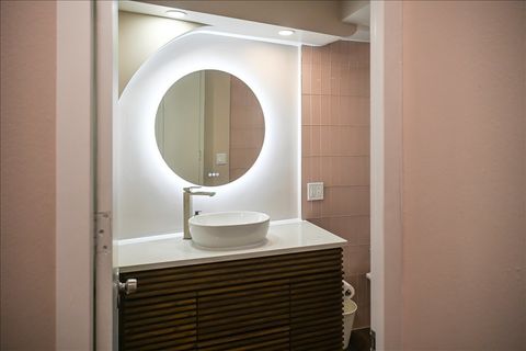 Tiny photo for 300 N State Street #4625, Chicago, IL 60654 (MLS # 12573997)