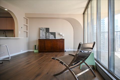 Tiny photo for 300 N State Street #4625, Chicago, IL 60654 (MLS # 12573997)