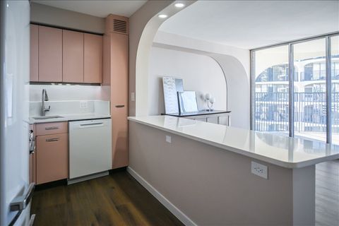 Tiny photo for 300 N State Street #4625, Chicago, IL 60654 (MLS # 12573997)