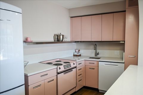 Tiny photo for 300 N State Street #4625, Chicago, IL 60654 (MLS # 12573997)