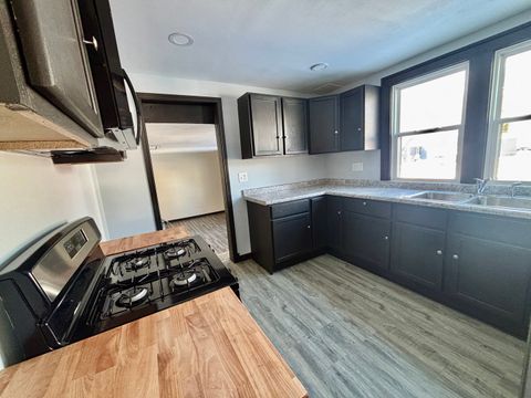 Tiny photo for 501 S Pierpont Avenue, Rockford, IL 61102 (MLS # 12533262)