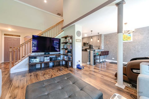 Tiny photo for 854 Old Checker Road, Buffalo Grove, IL 60089 (MLS # 12676999)