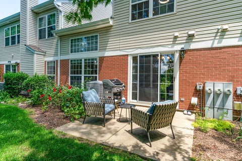 Tiny photo for 854 Old Checker Road, Buffalo Grove, IL 60089 (MLS # 12676999)