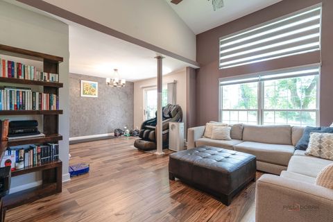 Tiny photo for 854 Old Checker Road, Buffalo Grove, IL 60089 (MLS # 12676999)