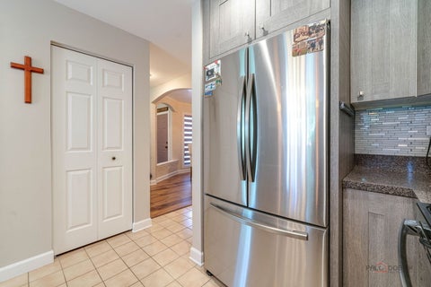 Tiny photo for 854 Old Checker Road, Buffalo Grove, IL 60089 (MLS # 12676999)