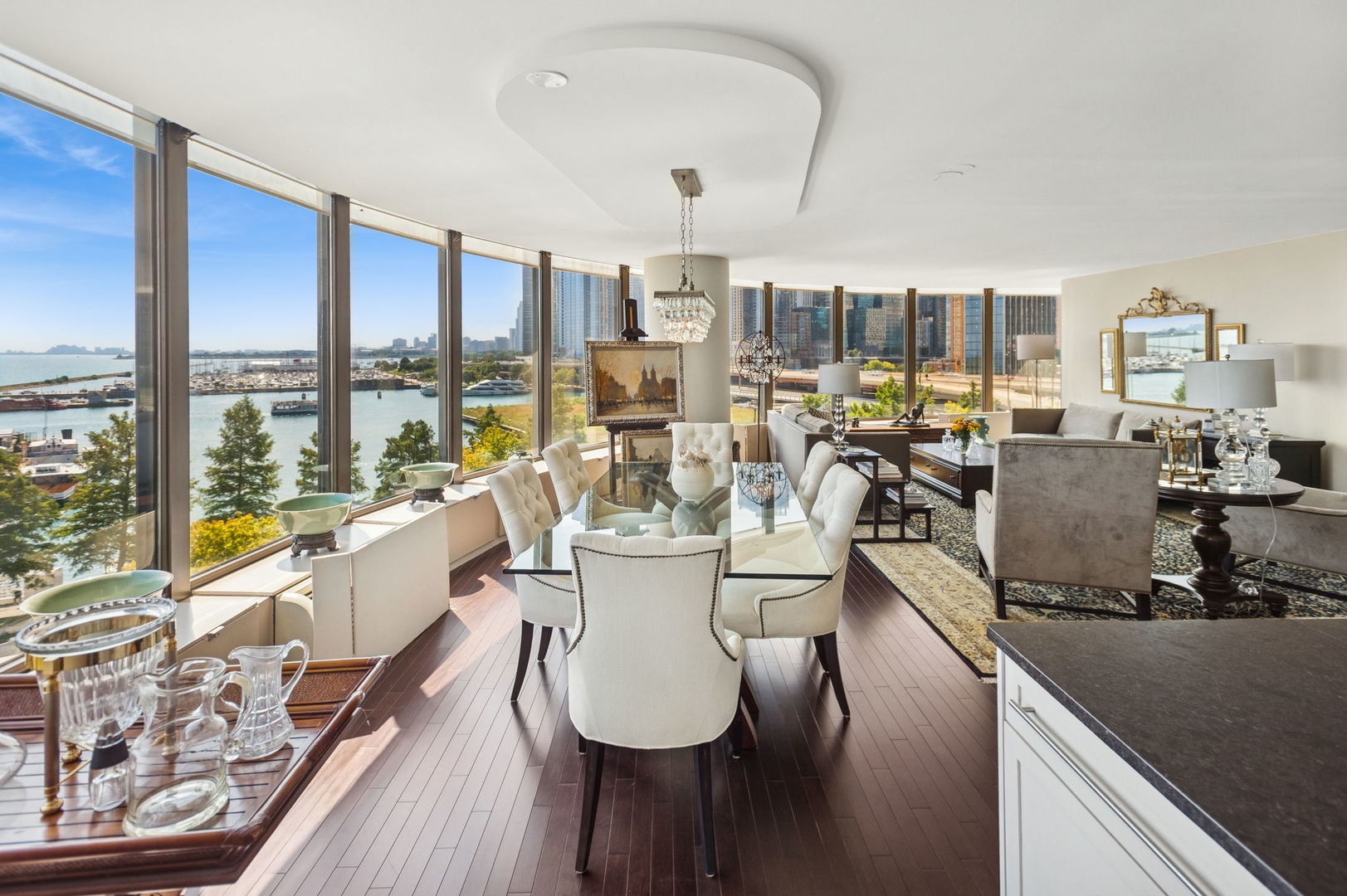 Chicago, Illinois 60611, United States, 2 Bedrooms Bedrooms, ,2 BathroomsBathrooms,Residential,Active,204032