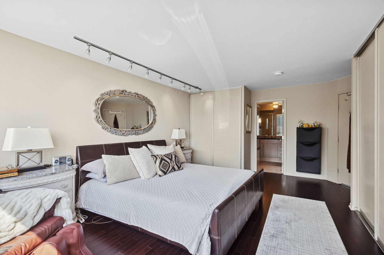 Chicago, Illinois 60611, United States, 2 Bedrooms Bedrooms, ,2 BathroomsBathrooms,Residential,Active,204032