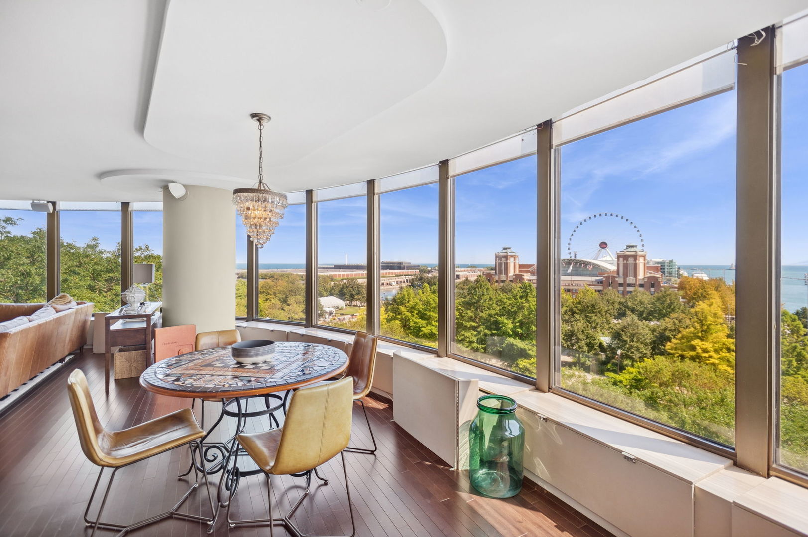 Chicago, Illinois 60611, United States, 2 Bedrooms Bedrooms, ,2 BathroomsBathrooms,Residential,Active,204032