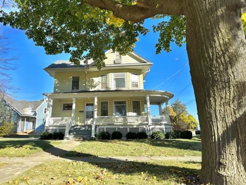 A home in Shabbona