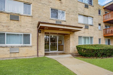 Tiny photo for 728 Dempster Street #207, Mount Prospect, IL 60056 (MLS # 12586081)