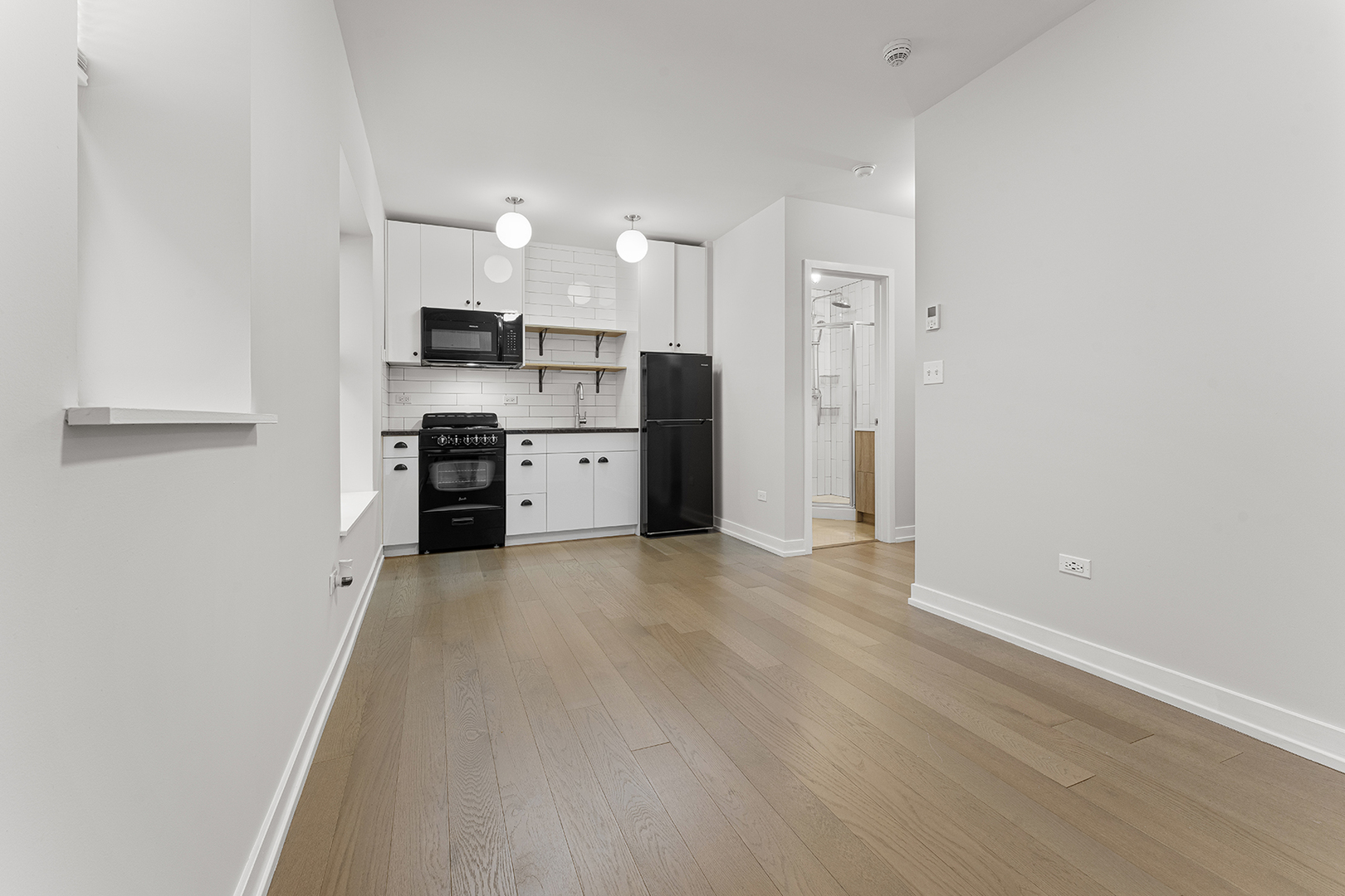 6019 N Winthrop Avenue 102