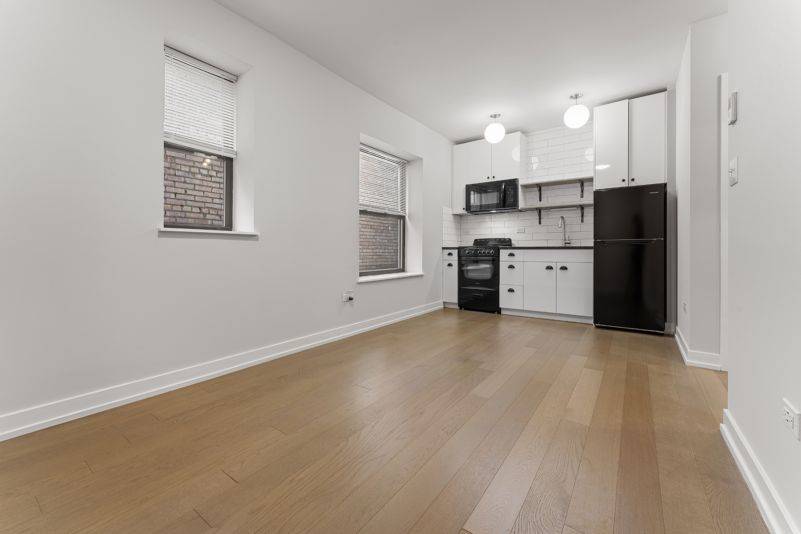 6019 N Winthrop Avenue 102