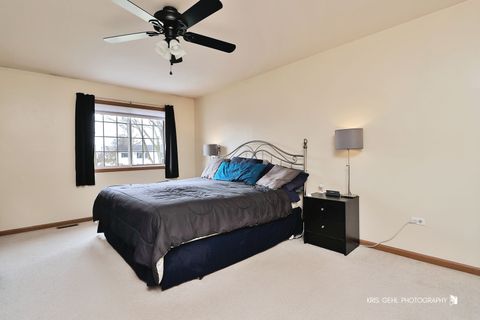 Tiny photo for 402 S Frontenac Street, Aurora, IL 60504 (MLS # 12631461)