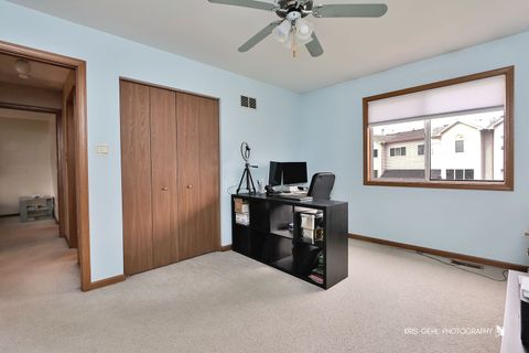 Tiny photo for 402 S Frontenac Street, Aurora, IL 60504 (MLS # 12631461)