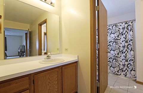 Tiny photo for 402 S Frontenac Street, Aurora, IL 60504 (MLS # 12631461)