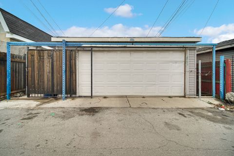 Tiny photo for 924 N PULASKI Avenue, Chicago, IL 60651 (MLS # 12523601)