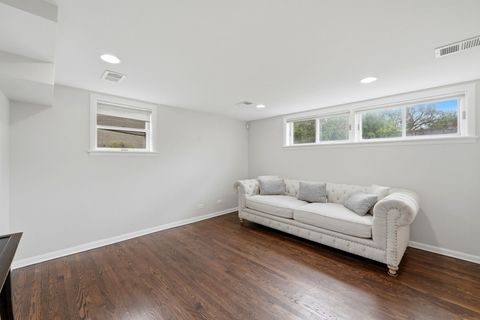 Tiny photo for 389 Michael John Drive, Park Ridge, IL 60068 (MLS # 12589889)