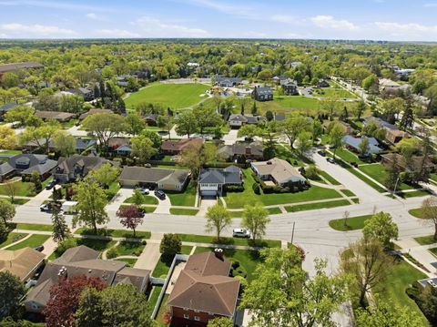 Tiny photo for 389 Michael John Drive, Park Ridge, IL 60068 (MLS # 12589889)