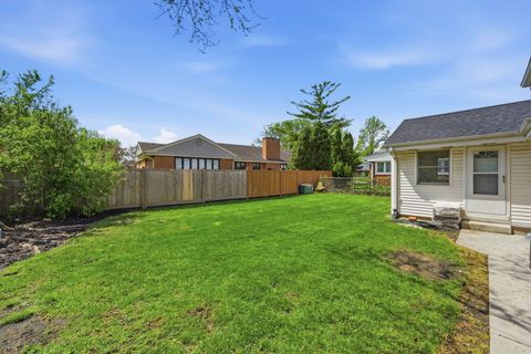 Tiny photo for 389 Michael John Drive, Park Ridge, IL 60068 (MLS # 12589889)
