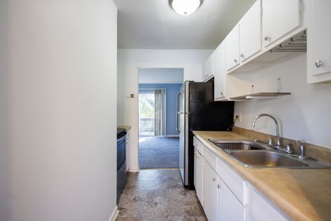 Tiny photo for 1119 S Curtis Avenue #F62, Kankakee, IL 60901 (MLS # 12633178)
