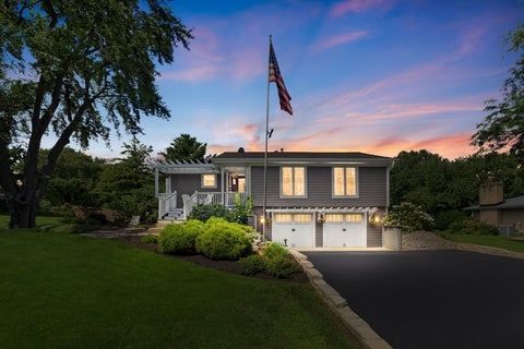 Photo of 38W274 Bernice Drive, St. Charles, IL 60174 (MLS # 12754919)
