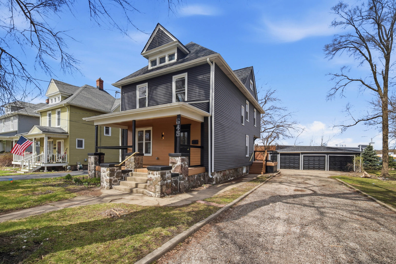 645 E Calhoun Street