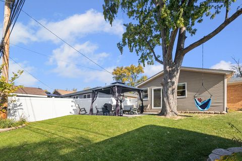 Tiny photo for 10942 S Keeler Avenue, Oak Lawn, IL 60453 (MLS # 12510620)