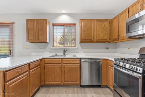 Tiny photo for 1795 Newport Court, Gurnee, IL 60031 (MLS # 12516077)