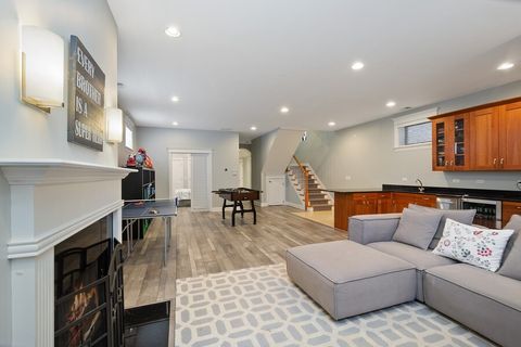 Tiny photo for 3814 N Greenview Avenue #1, Chicago, IL 60613 (MLS # 12486060)