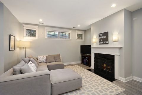 Tiny photo for 3814 N Greenview Avenue #1, Chicago, IL 60613 (MLS # 12486060)