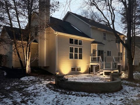 Tiny photo for 823 Columbia Circle, North Aurora, IL 60542 (MLS # 12601466)