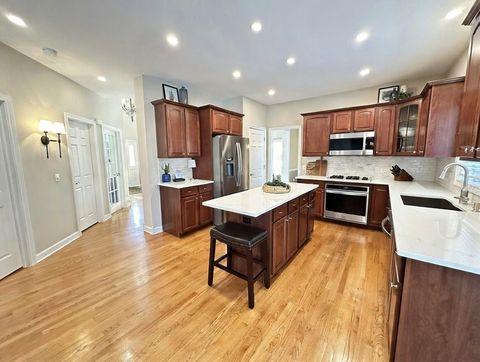 Tiny photo for 823 Columbia Circle, North Aurora, IL 60542 (MLS # 12601466)