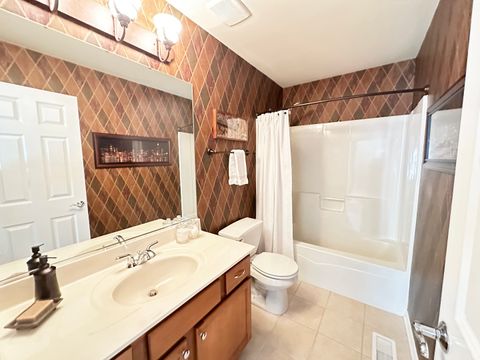 Tiny photo for 823 Columbia Circle, North Aurora, IL 60542 (MLS # 12601466)