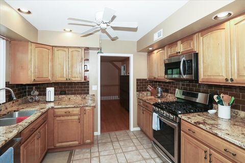 Tiny photo for 174 Timber Hill Road, Buffalo Grove, IL 60089 (MLS # 12632308)