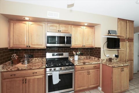 Tiny photo for 174 Timber Hill Road, Buffalo Grove, IL 60089 (MLS # 12632308)