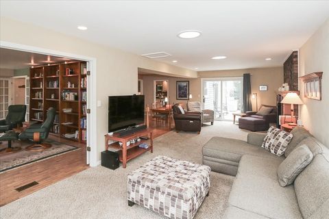 Tiny photo for 174 Timber Hill Road, Buffalo Grove, IL 60089 (MLS # 12632308)