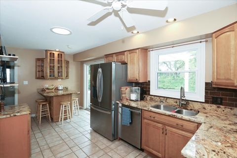 Tiny photo for 174 Timber Hill Road, Buffalo Grove, IL 60089 (MLS # 12632308)