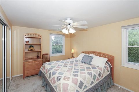 Tiny photo for 174 Timber Hill Road, Buffalo Grove, IL 60089 (MLS # 12632308)