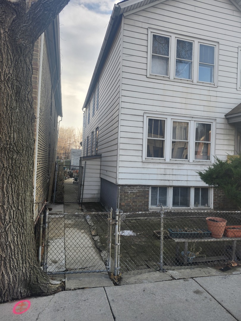 1711 W Augusta Boulevard